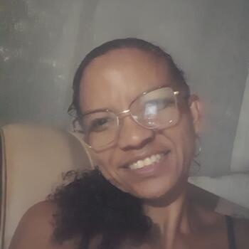 Babysitter Teresina: Edna