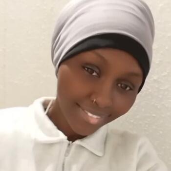 جليسة أطفال في الرياض: Rukia