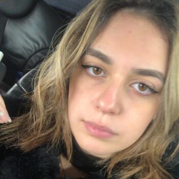 Baby-sitter in Cannes: Lea