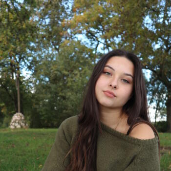 Babysitter in Tourcoing: Lina