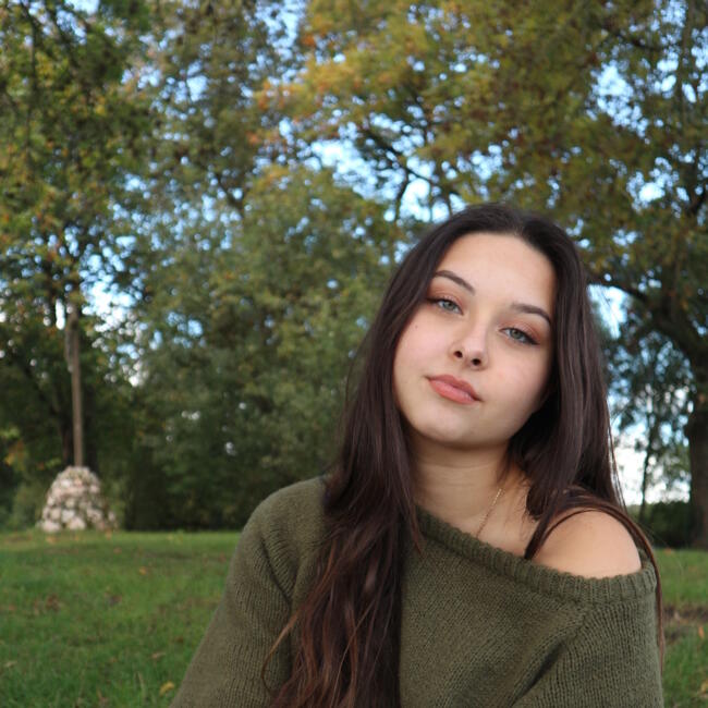 Babysitter in Tourcoing: Lina