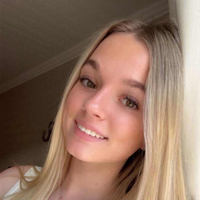 Babysitter in Sydney: Ava