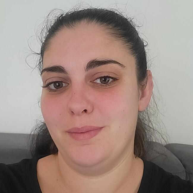 Babysitter in Le Pouget: Mandy