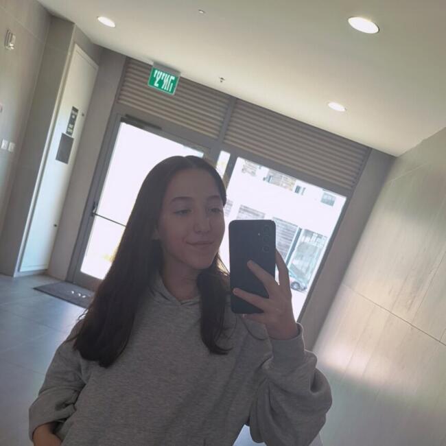 Babysitter in Bnei Brak: שירה