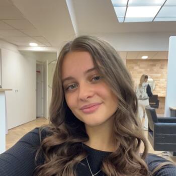 Babysitter in Luynes: Camille