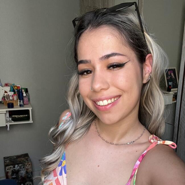 Babá em Londrina: Thainara