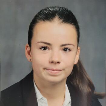 Babysitter in Saint-Brieuc: Tia