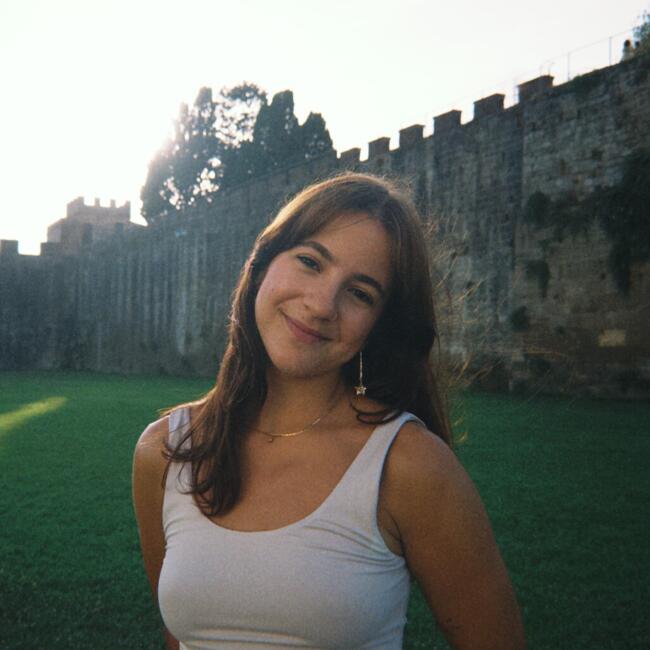 Babysitter in Sintra: Carolina