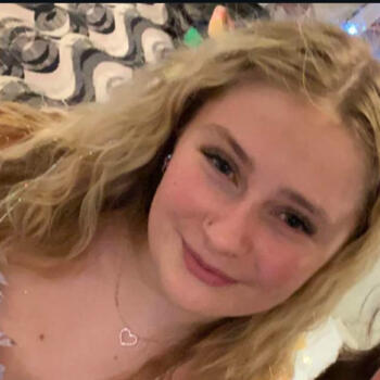 Babysitter in St Austell: Phoebe
