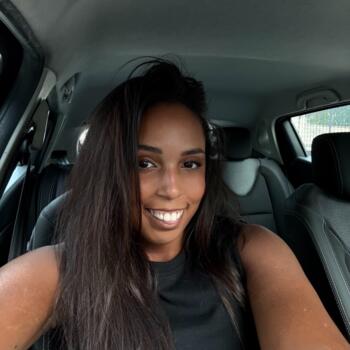 Babysitter in Paris: Licia