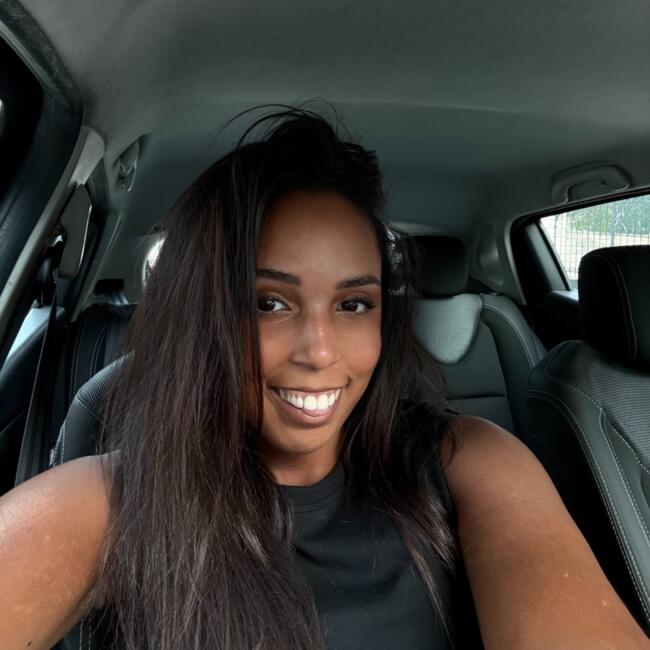 Babysitter in Paris: Licia