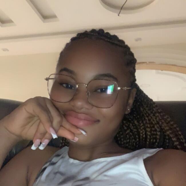 Babysitter in Villepreux: Maeda