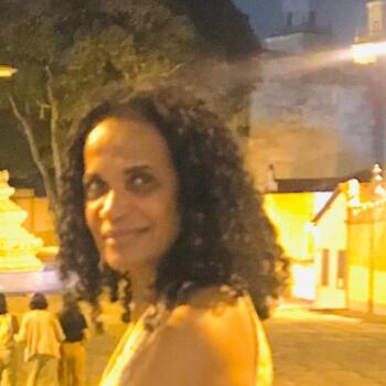 Babysitter Feitos: Uzineide dos Santos