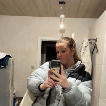 Babysitter Beernem: Emily