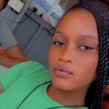 Nanny in Abidjan: Olivia