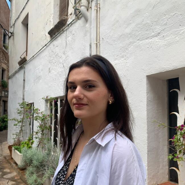 Babysitter in Bagneux: Lola