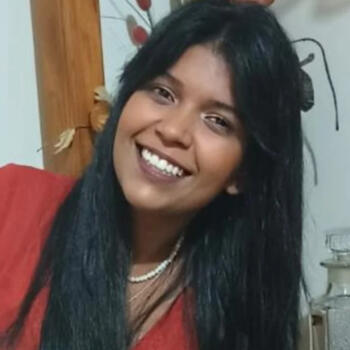 Babysitter in Divinópolis: Ariana
