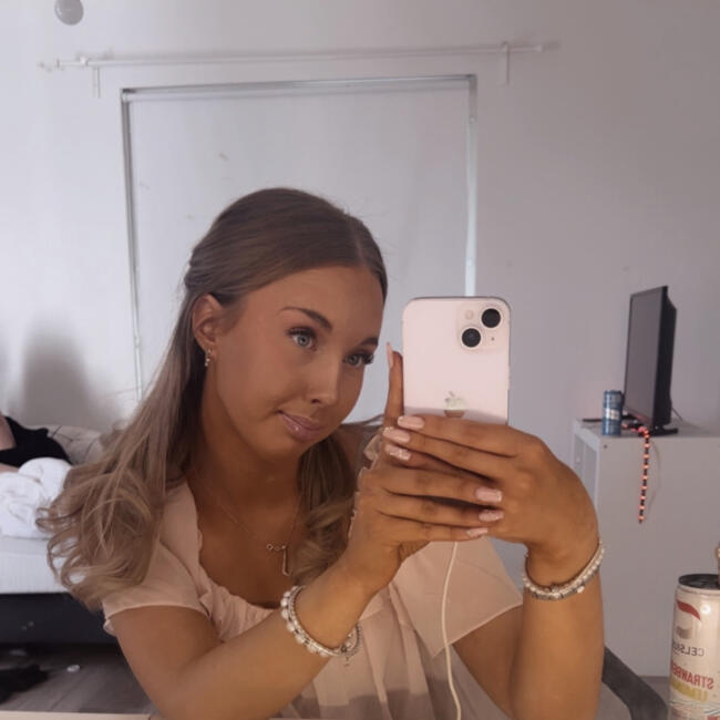 Babysitter in Espoo: Nella