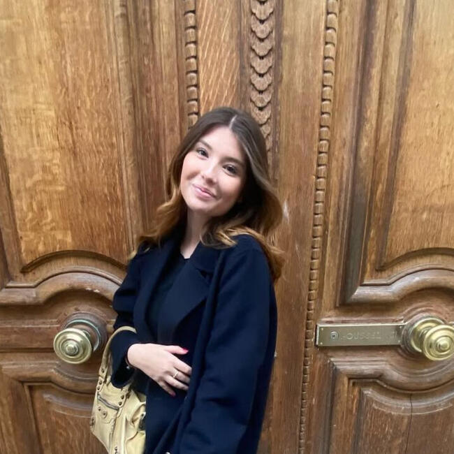 Babysitter in Marseille: Margaux