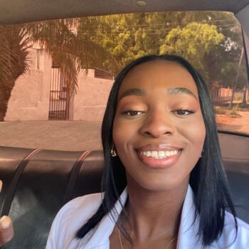 Babysitter in A Coruña: Kheezie