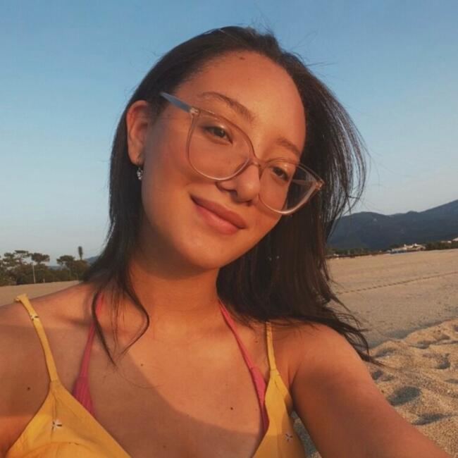 Babysitter in Argeles: Julia