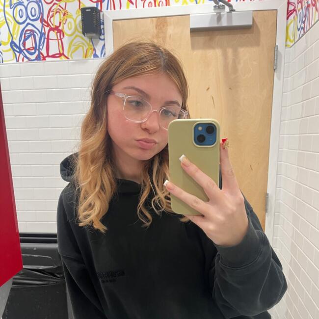 Babysitter in New Port Richey: Annabella