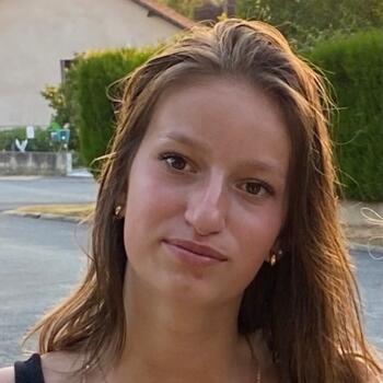 Babysitter in Néris-les-Bains: Fantine