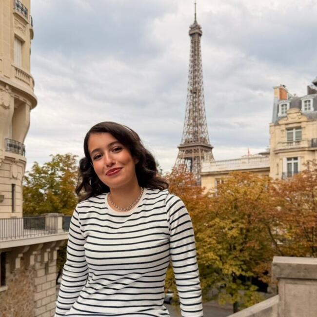 Babysitter in Paris: Asma