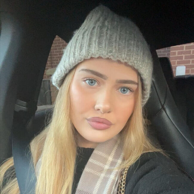 Babysitter in Manchester: Macie