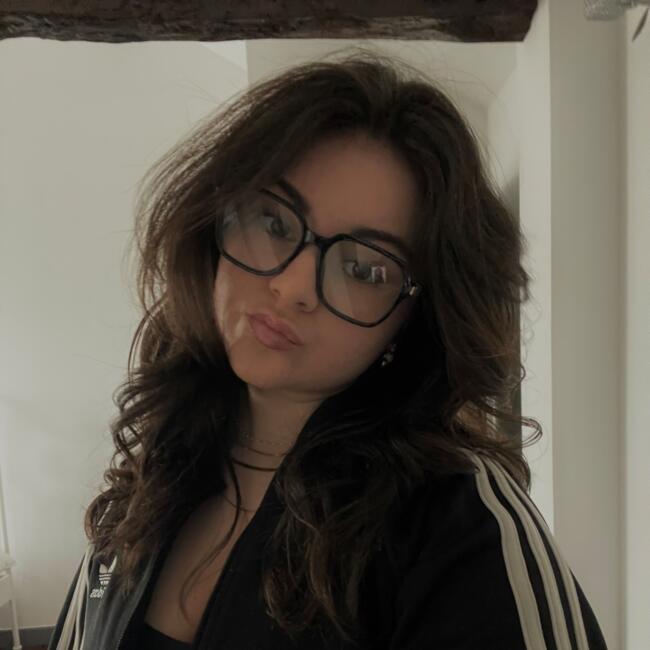 Babysitter in Maisdon-sur-Sèvre: Louisa