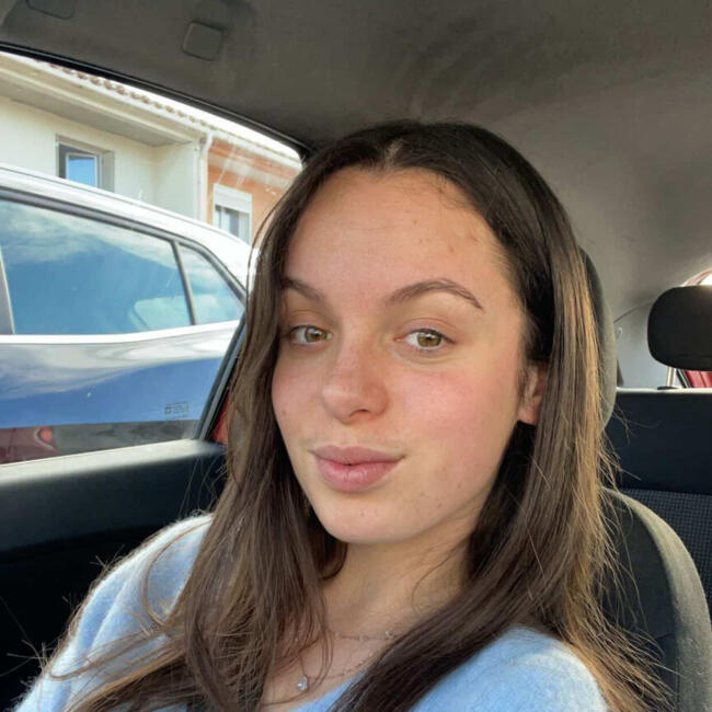 Babysitter in Narbonne: Louna