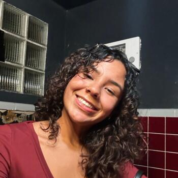 Babysitter in Añasco: Julina