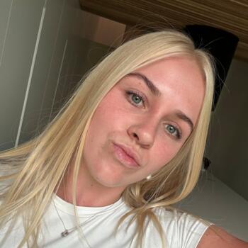 Babysitter in Newcastle: Mary
