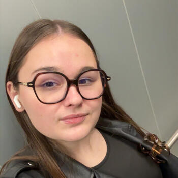 Babysitter in Nouzonville: Emma