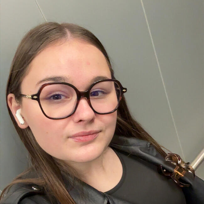 Babysitter in Nouzonville: Emma