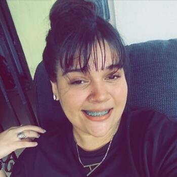 Babysitter Panama City: Iris