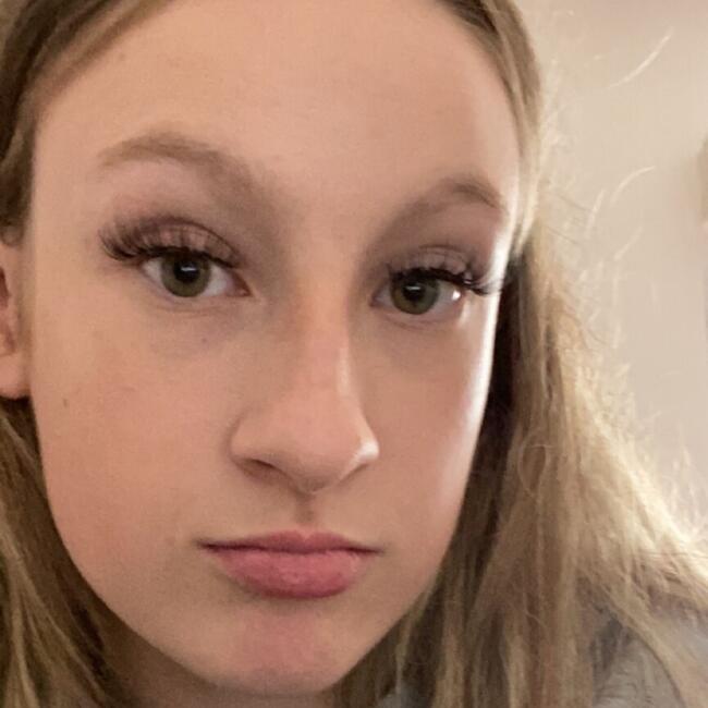 Babysitter in Grimsby: Shannon