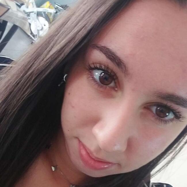 Babysitter in Pignols: Elya