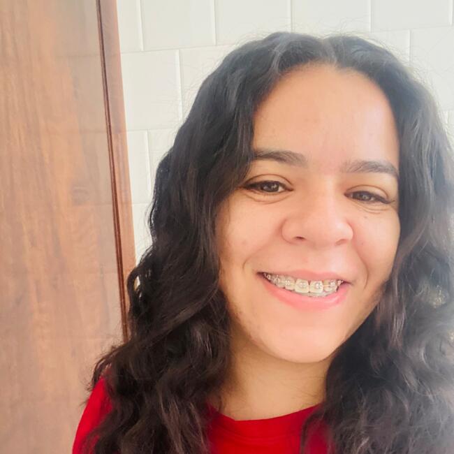 Babá em São José dos Pinhais: Luana