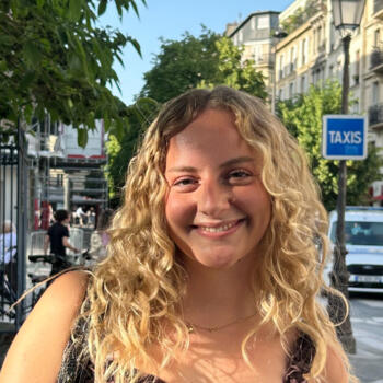 Babysitter in Paris: Norma
