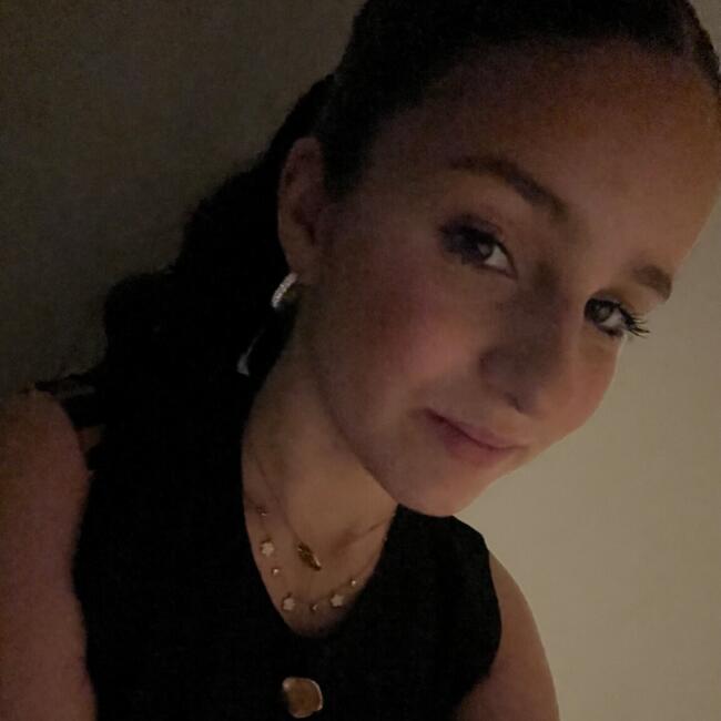 Babysitter in Cournon-d'Auvergne: Charlyne