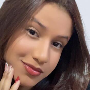 Babysitter in Trindade: Débora