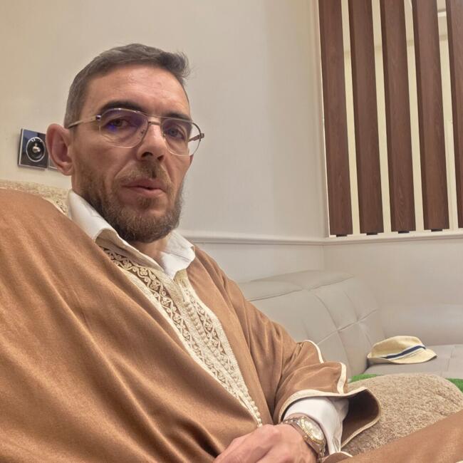 وظيفة جليسة أطفال في سطيف: Bezzi