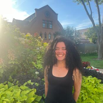 Babysitter in Vermillion: Daniela