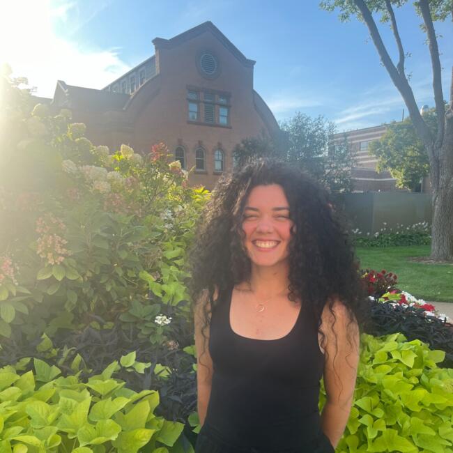 Babysitter in Vermillion: Daniela