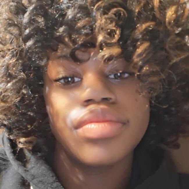 Babysitter in Country Club Hills: Vaeriana