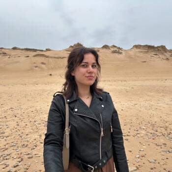 Babysitter Saint-Denis-la-Chevasse: Clara