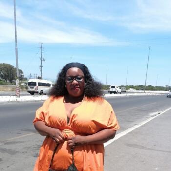 Babysitter Cape Town: Nomzingisi poppie