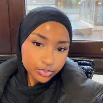 Babysitter in London: Aisha