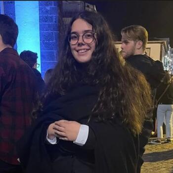 Babysitter em Almada: Joana